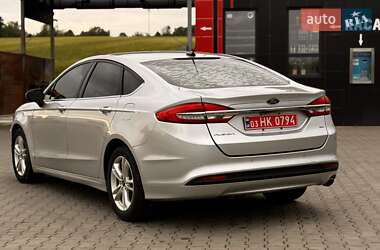 Седан Ford Fusion 2018 в 