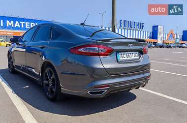 Седан Ford Fusion 2015 в 
