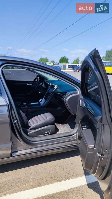 Седан Ford Fusion 2015 в Луцьку