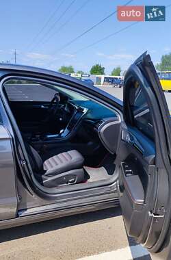 Седан Ford Fusion 2015 в 