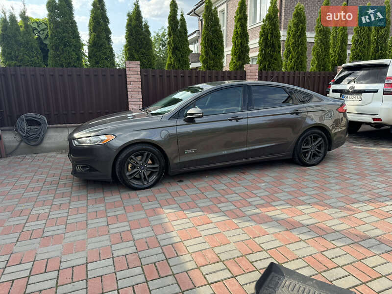 Седан Ford Fusion 2015 в Киеве фото 4 Седан Ford Fusion 2015 в Киеве