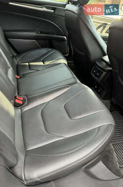 Седан Ford Fusion 2015 в 