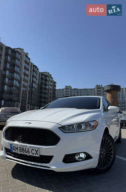 Седан Ford Fusion 2013 в 