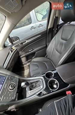 Седан Ford Fusion 2013 в 