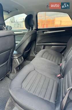 Седан Ford Fusion 2013 в 