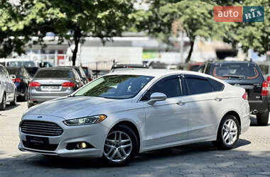 Седан Ford Fusion 2013 в 