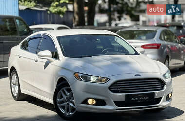 Седан Ford Fusion 2013 в 