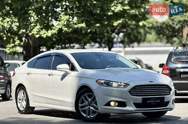 Седан Ford Fusion 2013 в 