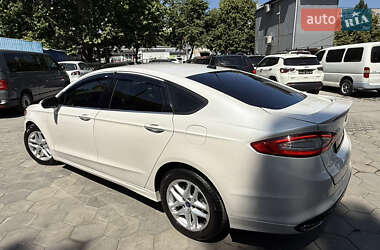 Седан Ford Fusion 2013 в 