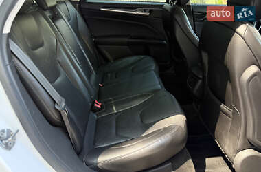 Седан Ford Fusion 2013 в 