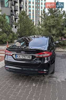 Седан Ford Fusion 2017 в 