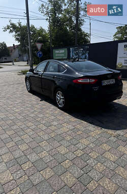 Седан Ford Fusion 2013 в 