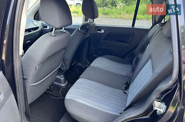 Хэтчбек Ford Fusion 2009 в 