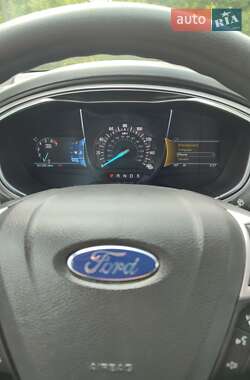 Седан Ford Fusion 2015 в 