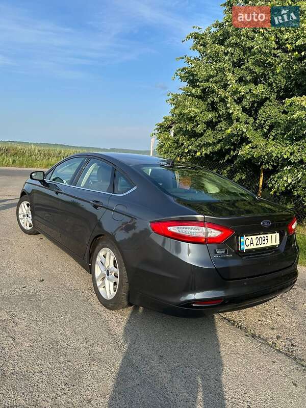 Седан Ford Fusion 2015 в Лысянке