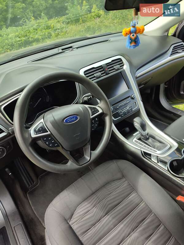 Седан Ford Fusion 2015 в Лысянке