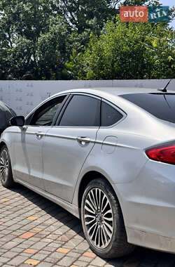 Седан Ford Fusion 2017 в 