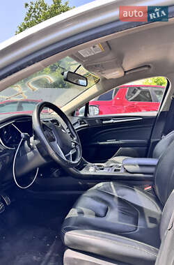 Седан Ford Fusion 2017 в 