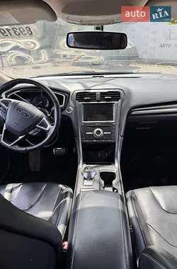Седан Ford Fusion 2017 в 