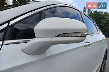 Седан Ford Fusion 2019 в 