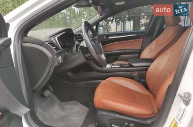 Седан Ford Fusion 2019 в 
