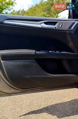 Седан Ford Fusion 2012 в 