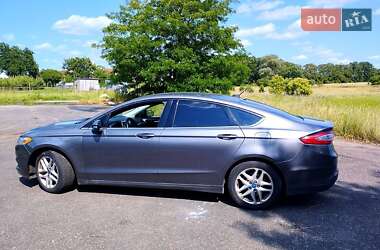 Седан Ford Fusion 2012 в 