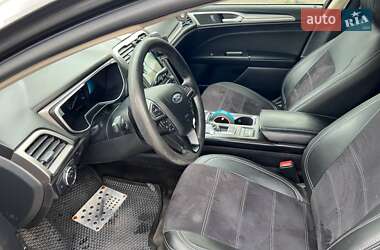 Седан Ford Fusion 2018 в 