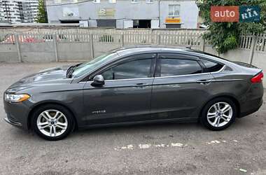 Седан Ford Fusion 2018 в 