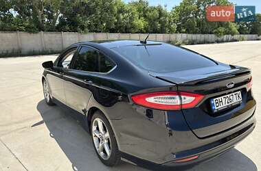 Седан Ford Fusion 2014 в 