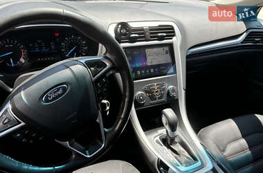 Седан Ford Fusion 2014 в 