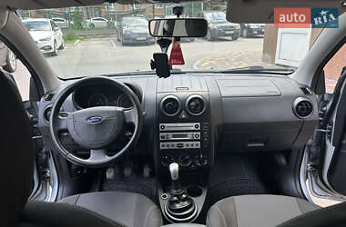 Хетчбек Ford Fusion 2005 в 