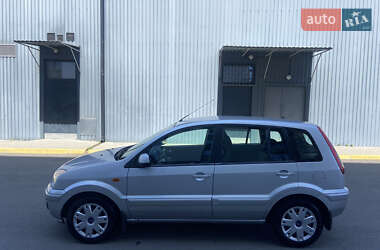 Хэтчбек Ford Fusion 2010 в 