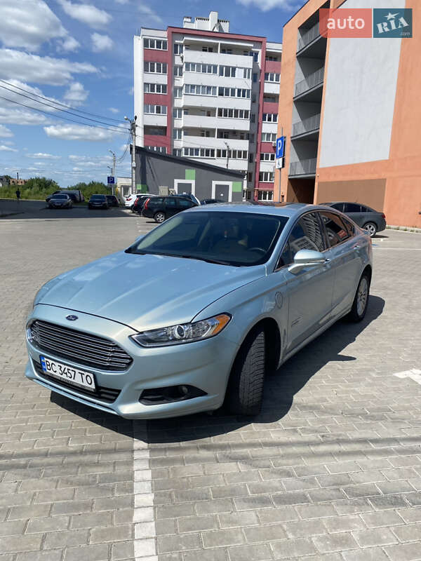 Седан Ford Fusion 2014 в 
