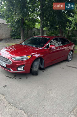 Седан Ford Fusion 2019 в 