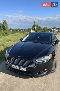 Седан Ford Fusion 2015 в 
