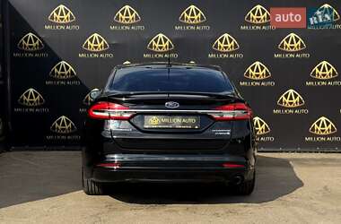 Седан Ford Fusion 2017 в 