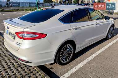 Седан Ford Fusion 2013 в 