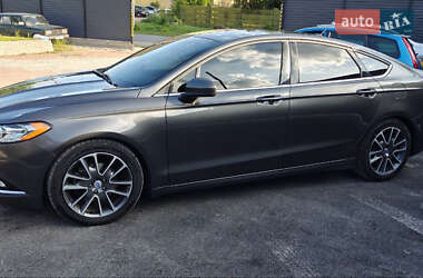 Седан Ford Fusion 2017 в 
