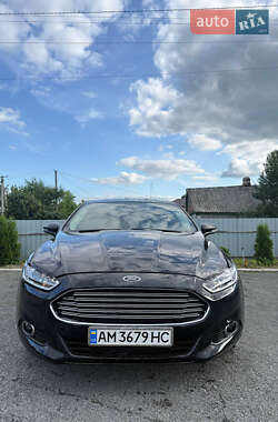 Седан Ford Fusion 2013 в 