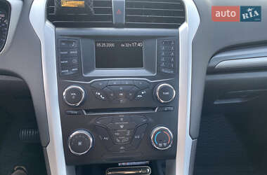 Седан Ford Fusion 2013 в 