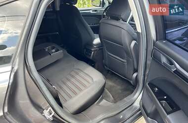 Седан Ford Fusion 2015 в 