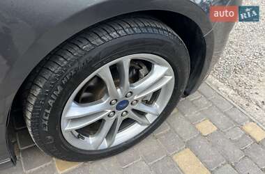 Седан Ford Fusion 2015 в 