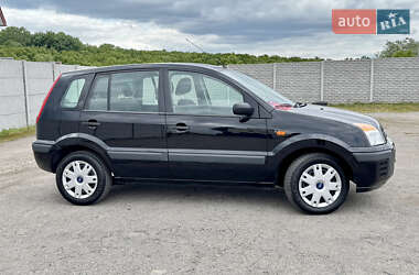 Хэтчбек Ford Fusion 2006 в 