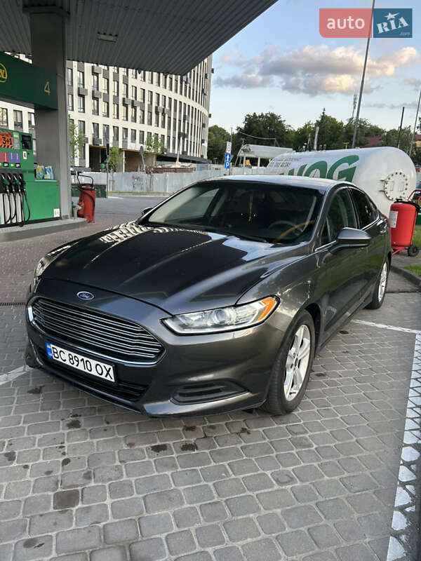 Седан Ford Fusion 2015 в 