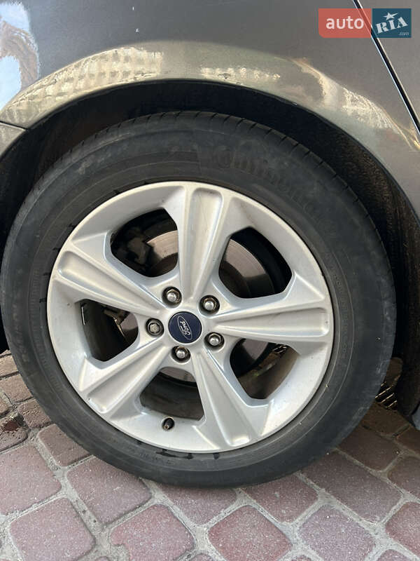 Седан Ford Fusion 2015 в Львові
