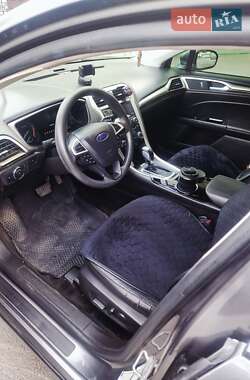 Седан Ford Fusion 2014 в 