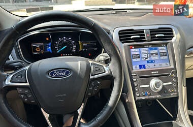 Седан Ford Fusion 2017 в 