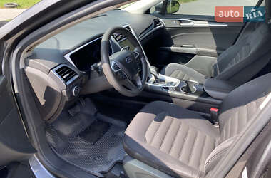 Седан Ford Fusion 2014 в 