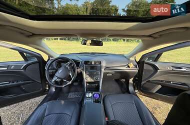 Седан Ford Fusion 2018 в 